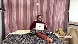 La cameriera porca vuole farsi scopare duramente dal capo e gli succhia il cazzo dialoghi italiano