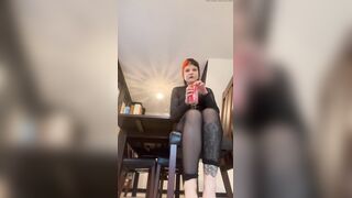 U said me u wanted to smack me, u said me u loved my feet so swallow up