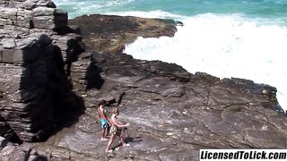 LICENSED TO LICK - Hawt Chicks Go Down ON Every Other At Beach