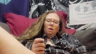 OOZING MOIST CUNT - Hawt playgirl finger screwing her twat untill I squirt!