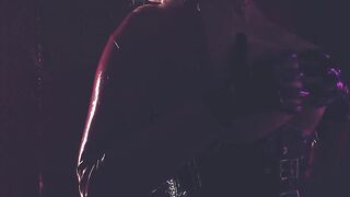 Curvy mother I'd like to fuck with moist vagina likes fisting and latex.