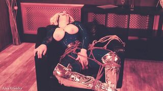 Fetish Play: Latex mother I'd like to fuck teasing by curvy body.