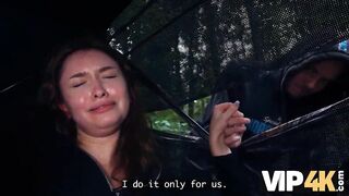 VIP4K. A slick hunter traps an blameless pair with money