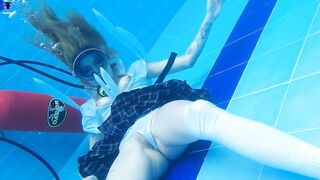 Golden-haired Slim wetlook scuba Recent scene w49