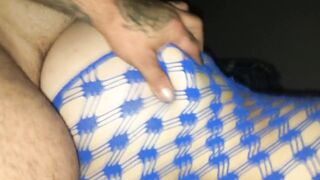 Corpulent butt shaking on cock