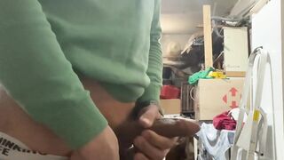 Дрочу свой большой с окончанием