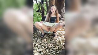 Upskirt pee in the park