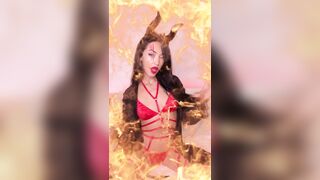 KURVA Z PEKLA - Halloween JOI v češtině you mě na OF