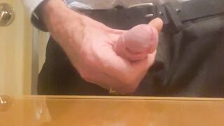 Cumming for u in a hotel bath