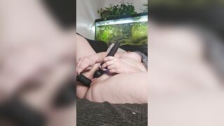 Curvy hotty vibrating large lip cunt