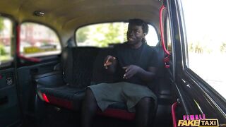 NO WAY ???? This babe Sucks his Large Ebony Schlong when the Traffic Lights Go Red - VIRAL - Female Fake Taxi