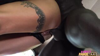 NO WAY ???? This babe Sucks his Large Ebony Schlong when the Traffic Lights Go Red - VIRAL - Female Fake Taxi