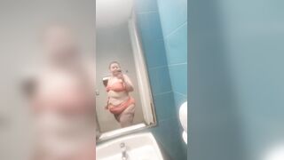 Shaking my butt at the pool