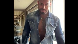 Flexing muscle and masturbate with oil - VIKTOR ROM - PORNSTAR HOMO DAD BEAR