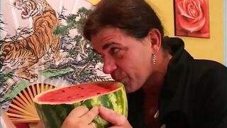 Curvy mother I'd like to fuck likes to take giant weenie