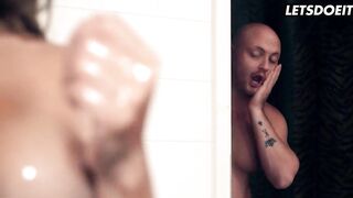 Frida Sante Gets Her Cunt Screwed by Stranger At The Hostel - LETSDOEIT