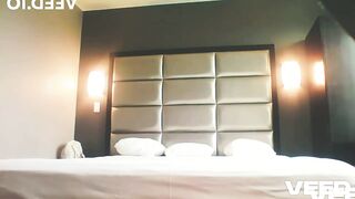 DOOR OPEN ORAL AT LAS VEGAS HOTEL CAUGHT PAIR FUCKFEST PARTY