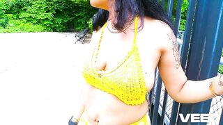 PUBLIC SOLO FEMALE PORNSTAR COSPLAY ALL YELLOW BOXER SHORTS BARE WALKING