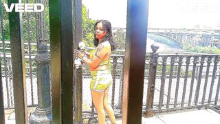 PUBLIC SOLO FEMALE PORNSTAR COSPLAY ALL YELLOW BOXER SHORTS BARE WALKING