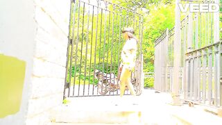 PUBLIC SOLO FEMALE PORNSTAR COSPLAY ALL YELLOW BOXER SHORTS BARE WALKING