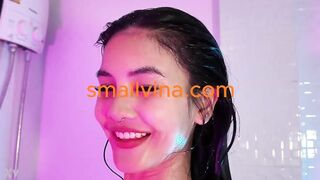 Solo Oriental Cutie Got So Hawt In Washroom