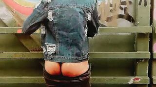 PUBLIC OUTSIDE SOLO FEMALE BIKE TRAIL NYC CAUGHT