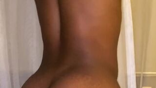 QUEEN ANNA-FLAWLESS BODY. Black Queen Large Butt