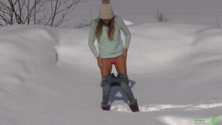 Winter Pee of Katya Clover