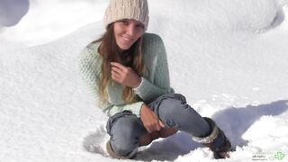 Winter Pee of Katya Clover