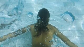 traier: live in the water, love by the moon