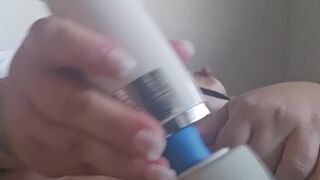 Cunt popping climax on wand