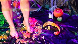 LittleMissTipToes - Halloween pumpkin tease, crush and trample in my popular haunch high boots