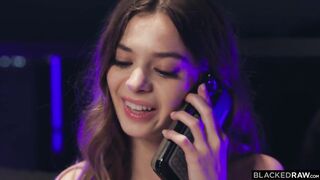 Anna Claire and Molly are on a double-date, but Molly's boyfriend isn't showing. Anna Claire has a has an idea of how to get back at him, or at least how to get Molly into a 3some.