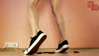T-GIRL GIANTESS AMANDA CRUSHES METAL CARS IN SNEAKERS AND WHITE SHORTS - 1 (CRUSH FETISH)