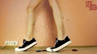 T-GIRL GIANTESS AMANDA CRUSHES METAL CARS IN SNEAKERS AND WHITE SHORTS - 1 (CRUSH FETISH)