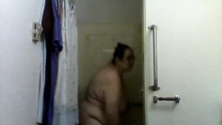 large momma showering