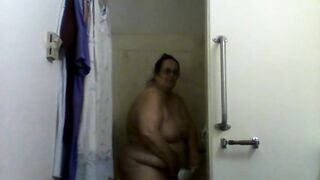 large momma showering