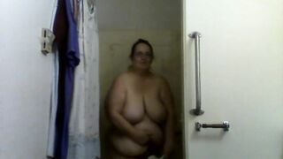 large momma showering