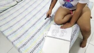 MI PADRASTRO ME ENSEÑA COMO SON LOS DIBUJOS DE UNA POLLA EN LA VIDA REAL Y LUEGO JUGAMOS EN MI HABIT