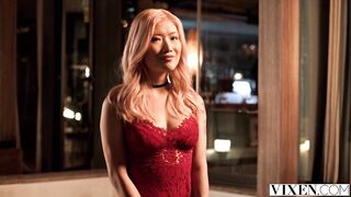 VIXEN Bored Shlong-Hungry Honey Dolly Orchid Ditches Loser Date For Sexy Bartender