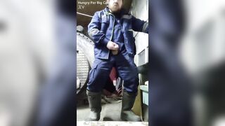 A discharged of sexy cum from a hard dick of a Russian homosexual!