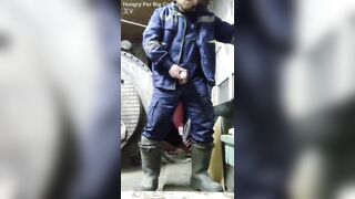 A discharged of sexy cum from a hard dick of a Russian homosexual!