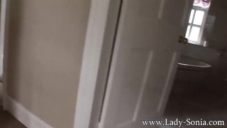 Barebacked Housewife