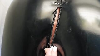 This catsuit holds it in good and taut, but I want it fit more excellent.