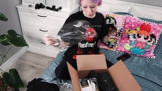 25K SUB PARTICULAR!! - Unboxing, Try On and Sloppy Deepthroat In Cute Fresh Outfit!