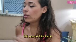 bunda enorme rebolando com a calcinha socado no cu
