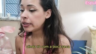 bunda enorme rebolando com a calcinha socado no cu
