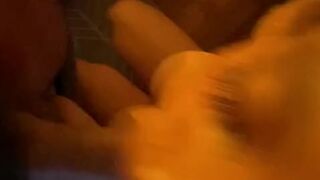 Colombiana se queda en casa de una amiga con un hombre en su habitación- Rsellamb