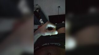 Amiga me ve sacándome y me ayuda a sacarla toda ????