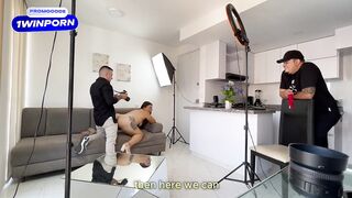 Follo con mi fotogrado frente a mi esposo, tiene una enorme polla y se viene en mi boca